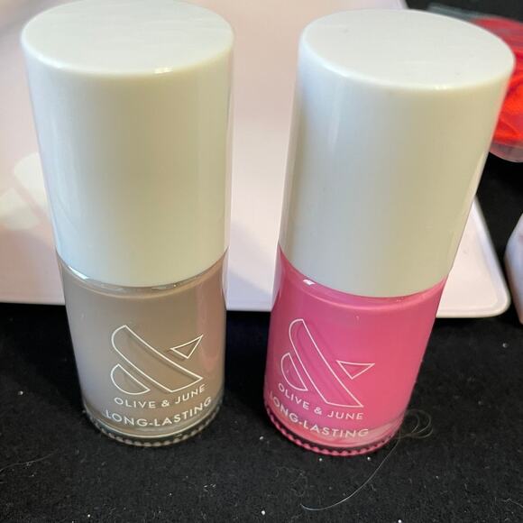 Brand New Olive & June Bundle Book, Poppy, Scrunchie, Case, Polish - Picture 3 of 7